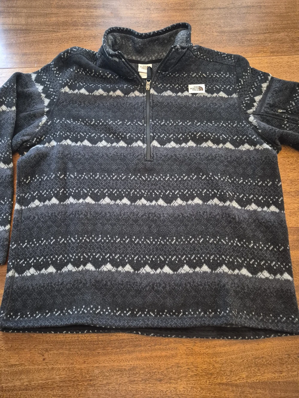 The North Face Men's Gordon Lyons  Gray & Blac Patterned Half-Zip Fleece Sweater